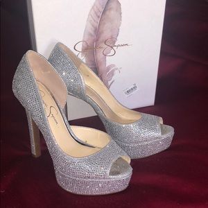 Jessica Simpson pumps